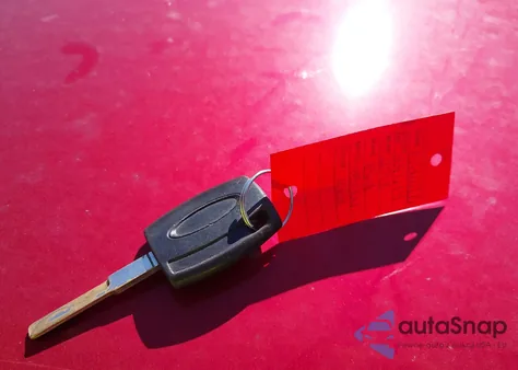 2013 Ford Focus Se z USA, uszkodzony, nr VIN 1FADP3F21DL380855